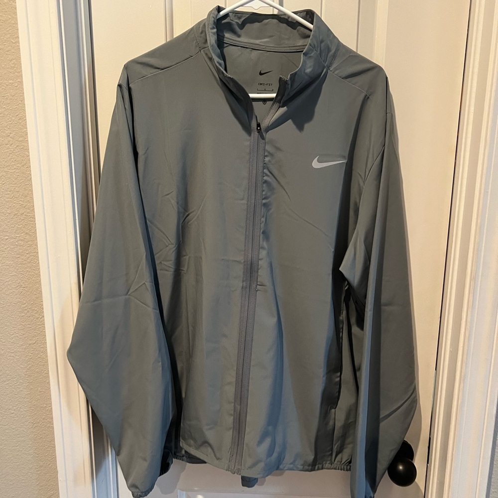 Nike women’s or Men's unisex sz L large dri fit Windbreaker in Slate Gray